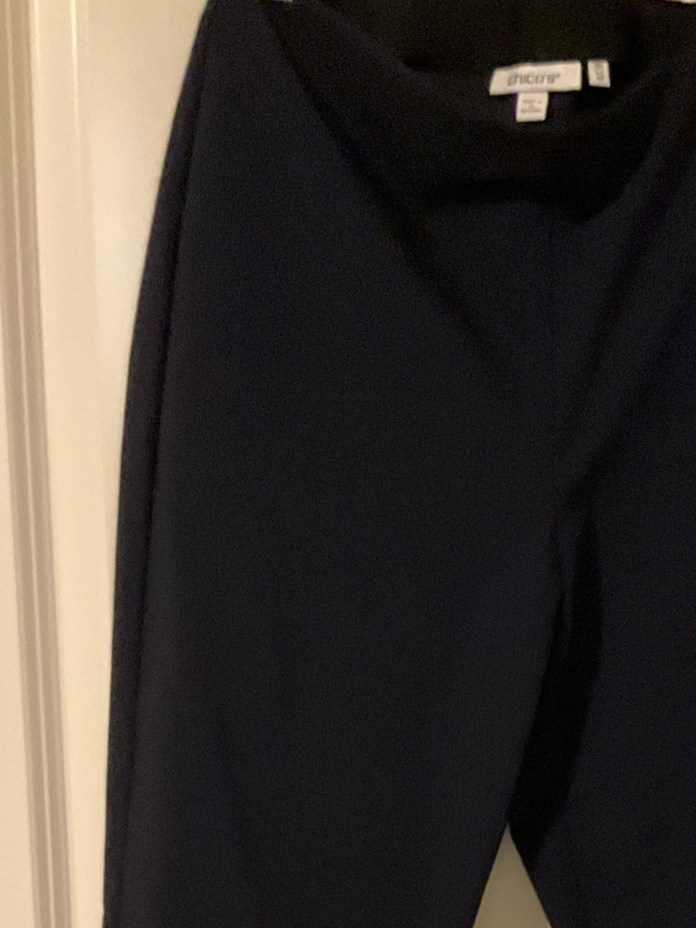 Chico’s Black crop 
Like New